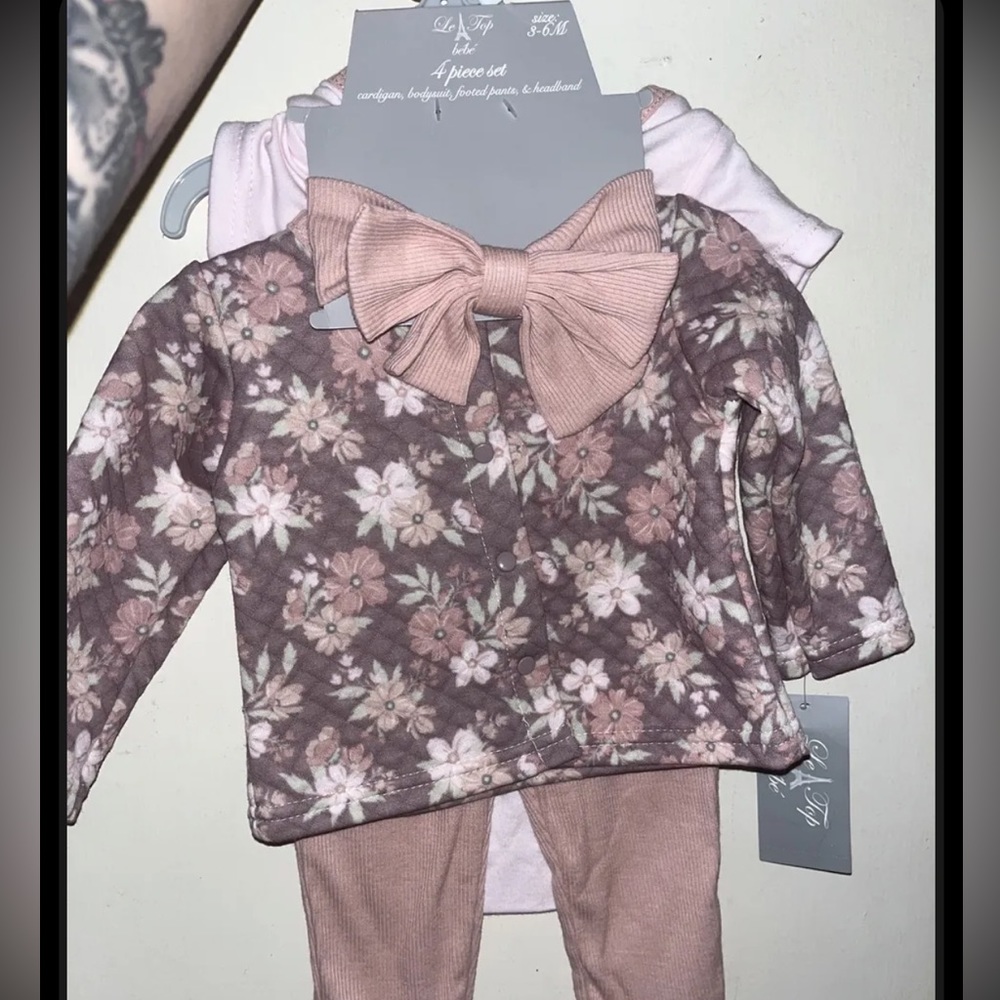 3-6 bodysuit cardigan and pants with feets
